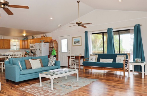 Cape San Blas House | 🌊🌙Snowbird Friendly, Dogs Welcome-Blue Moon Cottage🌙🌊
