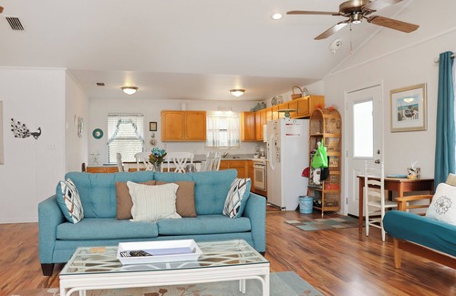 Cape San Blas House | 🌊🌙Snowbird Friendly, Dogs Welcome-Blue Moon Cottage🌙🌊
