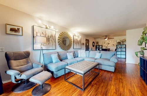 Olde Carlsbad Condo | Snowbird-friendly condo w/ pool, hot tub, balcony, washer/dryer & tennis court
