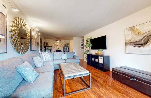 Olde Carlsbad Condo | Snowbird-friendly condo w/ pool, hot tub, balcony, washer/dryer & tennis court