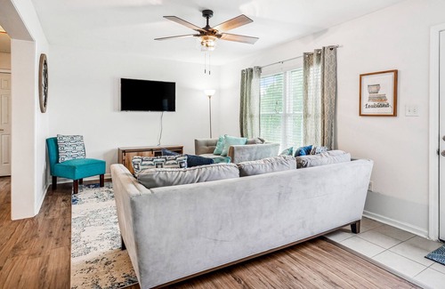 West End House | Snowbird-friendly home with central AC & washer/dryer - walk to dining