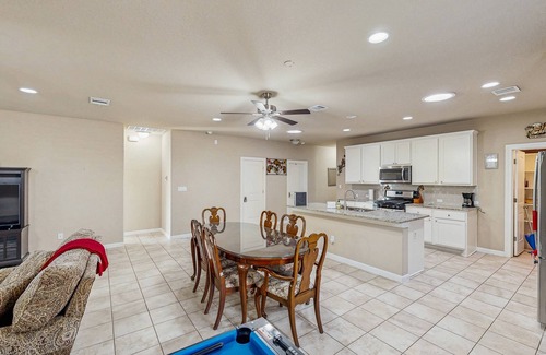Scenic Oaks House | Snowbird-friendly home with private hot tub, foosball, air hockey, grill, patio