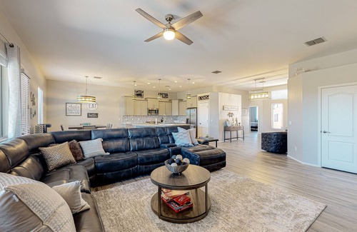 Tucson Mountain Sanctuary House | Snowbird-friendly home with WiFi, central AC, enclosed yard, pool, and patio