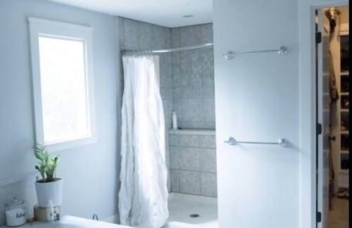 Foley House | Snowbird Friendly House. Stock Tank Pool. Fire Pit. Electric Vehicle charging