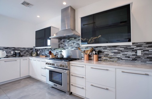 Desert Park Estates House | Snowbird-friendly luxury home with chef's kitchen, pool, hot tub, & central AC