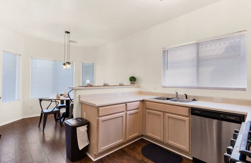 Continental Ranch House | Snowbird Haven! Hike, Bike, Shop.
