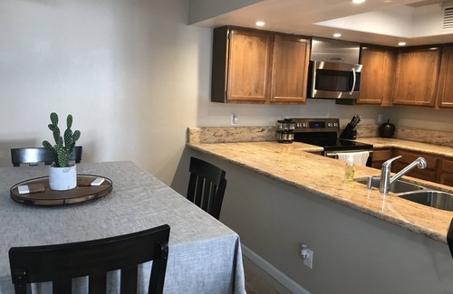 Bullhead City Condo | Snowbird Paradise in welcoming community