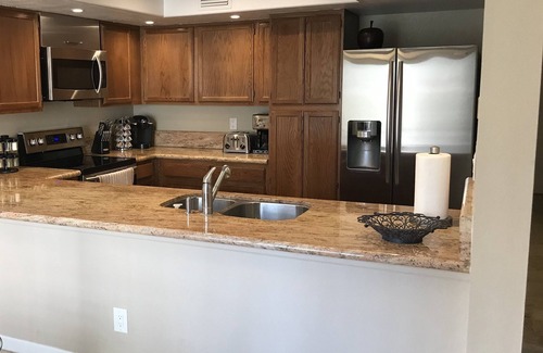 Bullhead City Condo | Snowbird Paradise in welcoming community