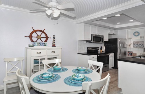 Del Obispo Condo | Snowbird Special! Jan-March. 2 bed/2 bath - Walk to Harbor!- Harbor Cove