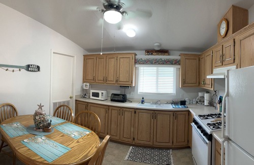 Mohave Valley House | Snowbirds Welcome! Mohave Valley Home close to the Colorado River and Casinos!