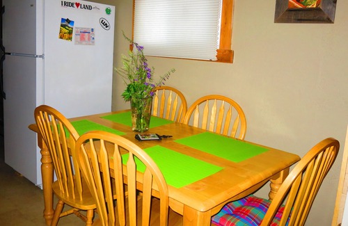 Idaho Springs Cabin | SNOWBOARD AND SKI IN THE MOUNTAINS! ENJOY HOT SPRINGS, SCENIC DRIVES, CASINOS