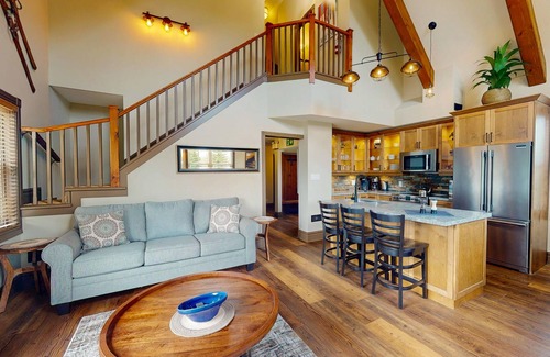 The Blue Mountains Condo | Snowbridge