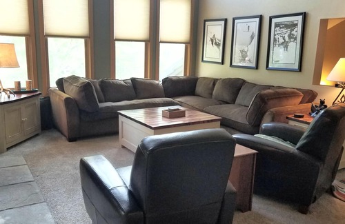 Crowley Lake Condo | Snowcreek Resort Vacation Rental #904