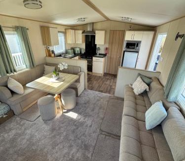 Dinas Resort | Snowdon View, White Tower Holiday Park