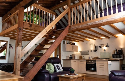 Bangor Cottage | Snowdonia farm cottage/hot tub & Gym