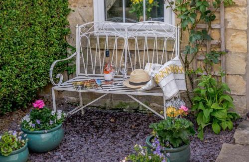 Wetherby House | Snowdrop Cottage