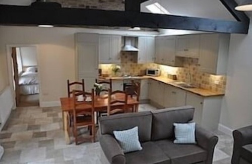 Millthorpe Cottage | Snowdrop Cottage - Luxury Accommodation In The Heart Of Derbyshire