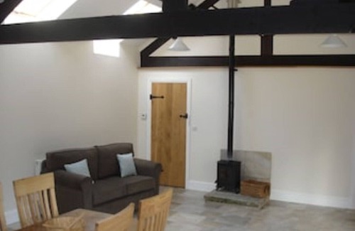 Millthorpe Cottage | Snowdrop Cottage - Luxury Accommodation In The Heart Of Derbyshire