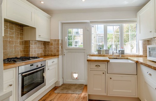 Wetherby Cottage | SNOWDROP COTTAGE, pet friendly in Clifford, West Yorkshire
