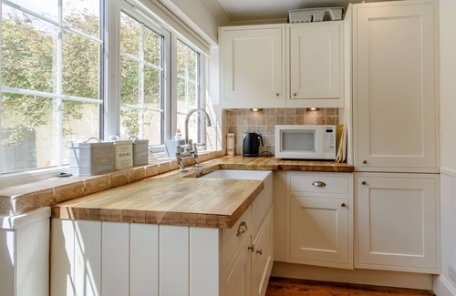 Wetherby Cottage | SNOWDROP COTTAGE, pet friendly in Clifford, West Yorkshire