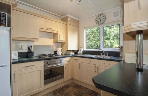 Eardisland Cottage | SNOWDROP, family friendly, with a garden in Eardisland