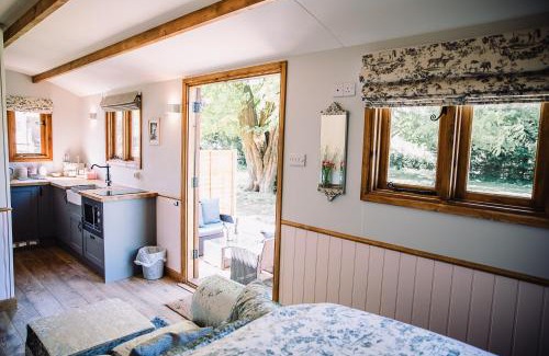 Alkborough Other | Snowdrop Lodge, Walcot Hall Estate