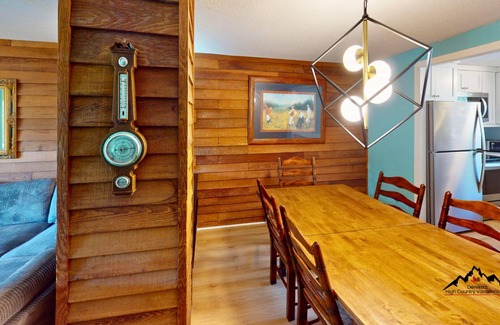 Sugar Mountain House | Snowlake B09 is the perfect choice for family gatherings, group ski trips, or a
