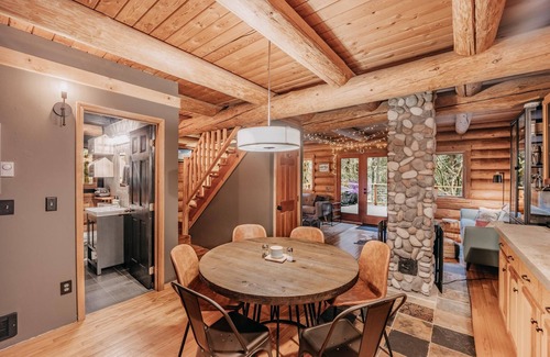 Glacier Cabin | Snowline Cabin #81 - Hot Tub - WiFi - Pets Ok