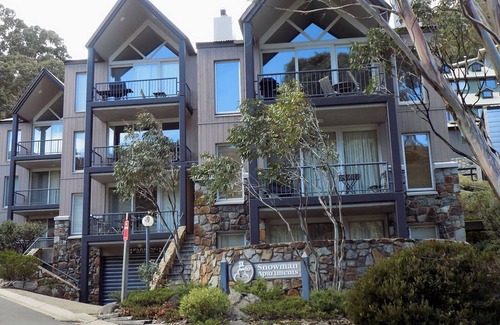 Thredbo Apartment | Snowman 6 central location with stunning views.