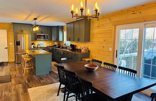Rangeley House | Snowmobile Paradise - Direct Trail Access + Near Saddleback & Sugarloaf Ski Area