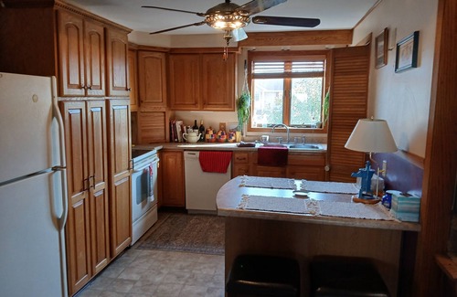 Republic House | Snowmobile, UTV trails, Fishing in a charming 3-bedroom house in Republic