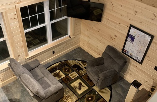 Woodland Cabin | Snowmobilers Getaway - ATVer's Paradise