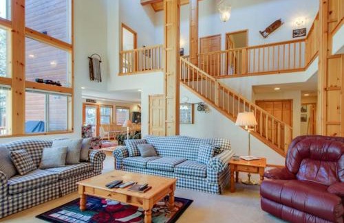 Truckee House | Snowpeak Tahoe Donner Golf Course Views