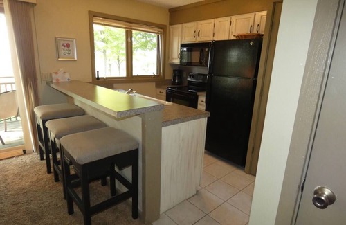 Bellaire Condo | Snowshoe Sanctuary at Summit Village