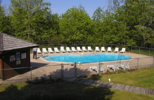 Bellaire Condo | Snowshoe Sanctuary at Summit Village