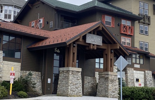 Snowshoe Condo | Snowshoe Village SLEEPS 6- Rimfire Lodge, Ski-In/Out, 1-Bedroom "PLUS" Condo