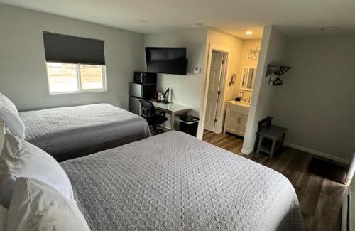 Saratoga Hotel | Snowy Mountain Inn