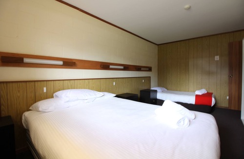 Adaminaby Hotel | Snowy Mountains Resort and Function Centre