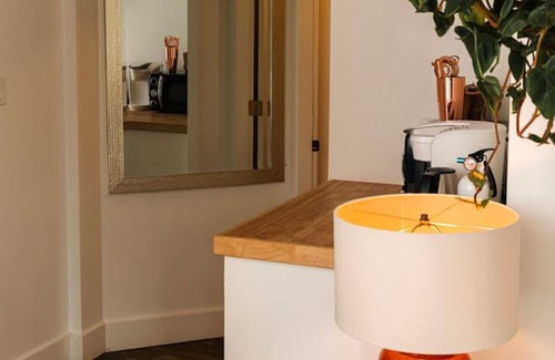 Tofino Apartment | Snowy Owl Suite - Sleeps 2 - Downtown Tofino