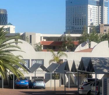 Sandown Apartment | Snowy Purple Villa Sandton 1