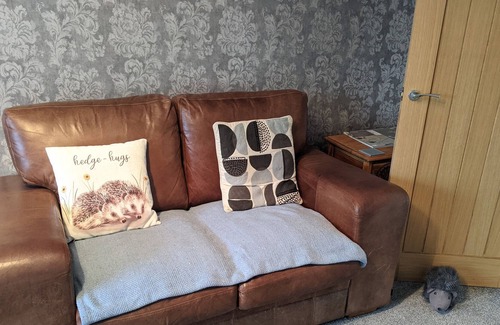 Lincoln Cottage | SNUFFLING HEDGEHOG, pet friendly, with a garden in Cherry Willingham