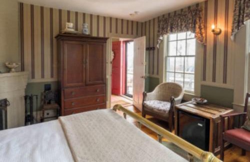 Provincetown Bed & Breakfast | Snug Cottage