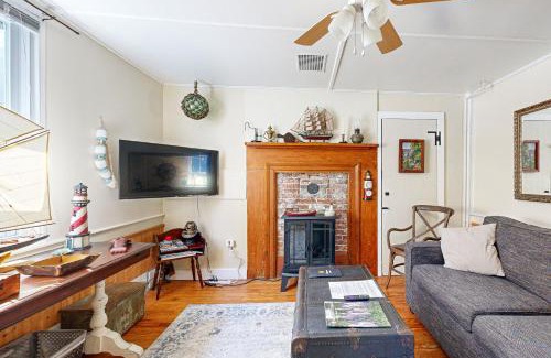 Boothbay Harbor Apartment | Snug Harbor I