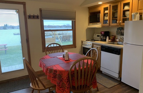 Sturgeon Bay Cottage | Snug Harbor Inn - 2 Bedroom Cottage