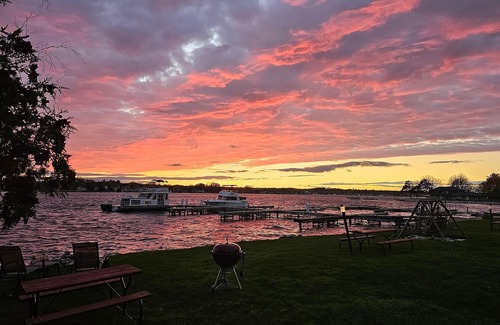Sturgeon Bay Cottage | Snug Harbor Inn - 2 Bedroom Cottage