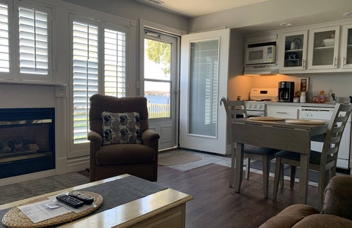 Sturgeon Bay Cottage | Snug Harbor Inn - Luxury Cottage 1