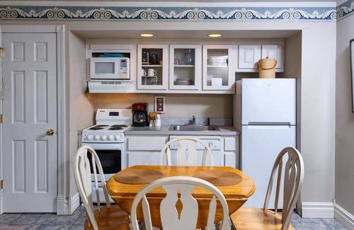 Sturgeon Bay Cottage | Snug Harbor Inn - Luxury Cottage 1