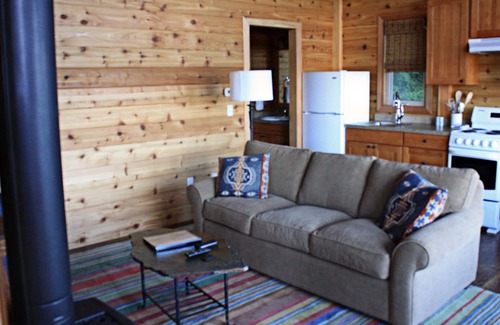 Friday Harbor Cabin | Snug Harbor Resort and Marina - One Bedroom Water View Cabin