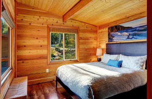 Friday Harbor Ski Chalet | Snug Harbor Resort and Marina