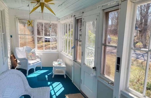 Laporte Cottage | Snug Harbor - Robin Real Estate